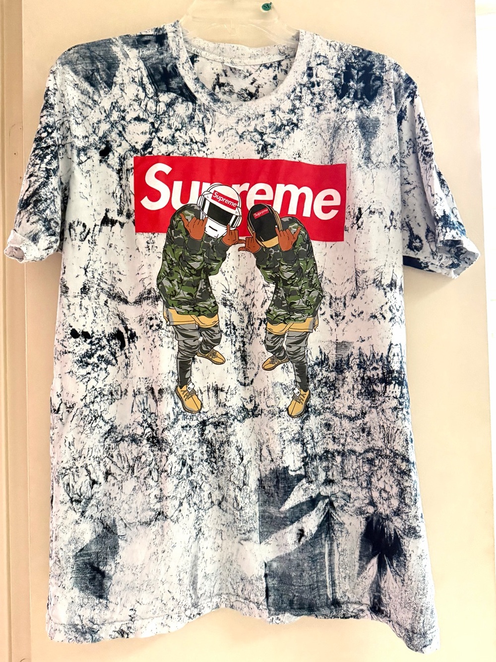 Supreme-Inspired White & Black Tie-Dye Graphic Men's T-Shirt